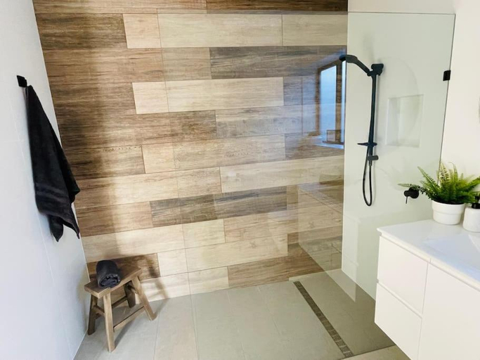Bathroom 1, Casa Swift, Adelaide