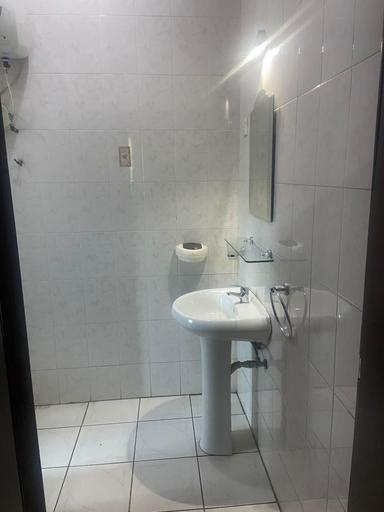 Bathroom 3, ULTIMATE HOTEL, Ga West