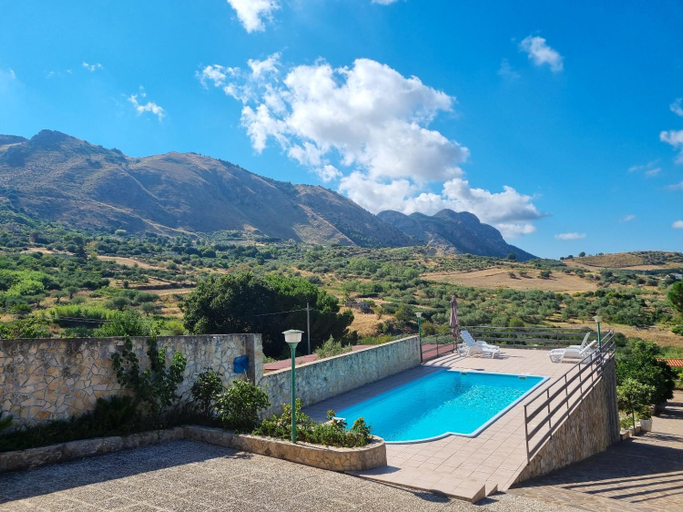 View 5, Beautiful Villa in Caccamo + Pool, Palermo