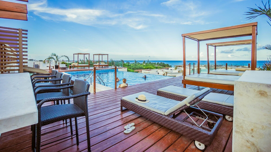 Property grounds 3, Las Brisas 402 1 Bedroom Condo by RedAwning, Cozumel