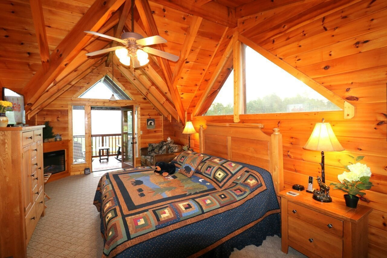 Bedroom 3, A Stone's Throw, Sevier