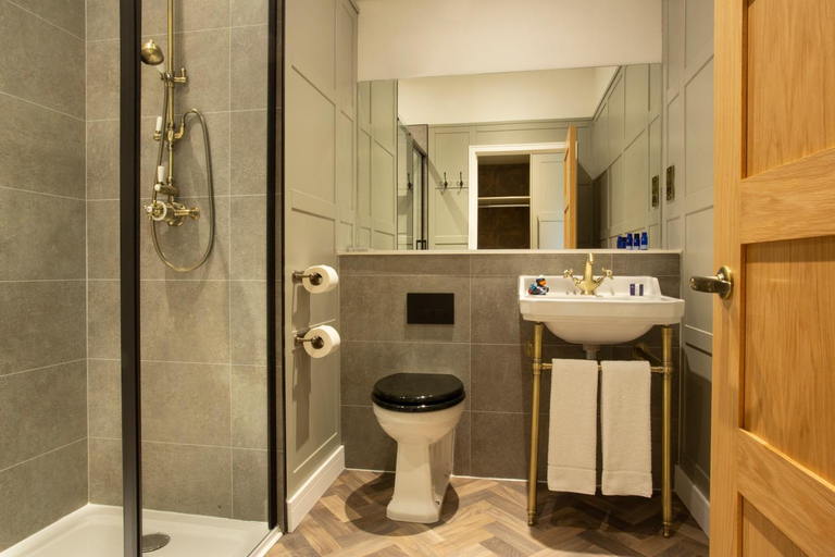 Bathroom 2, Dundonald Links, North Ayrshire