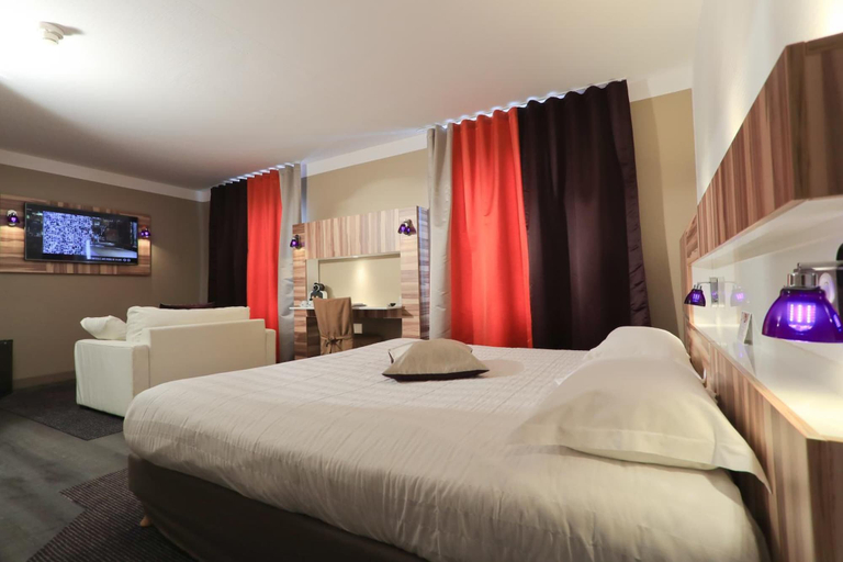 Bedroom 4, The Originals Boutique, Grand Hôtel St Pierre, Cantal