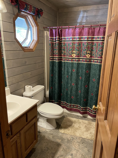 Bathroom 3, Hey Diddle Diddle, Sevier