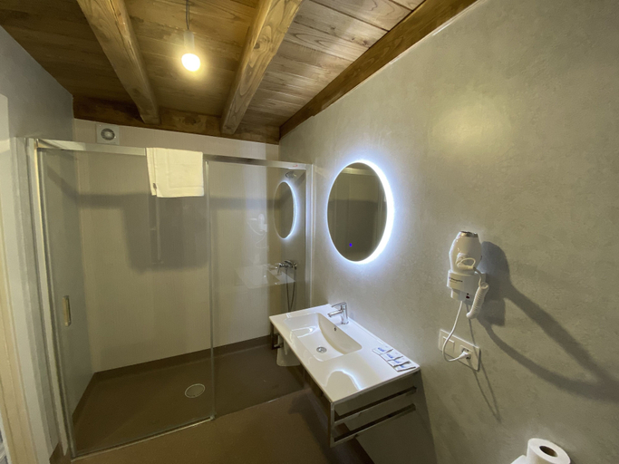 Bathroom 5, dp Cristal Centro Histórico, Lugo