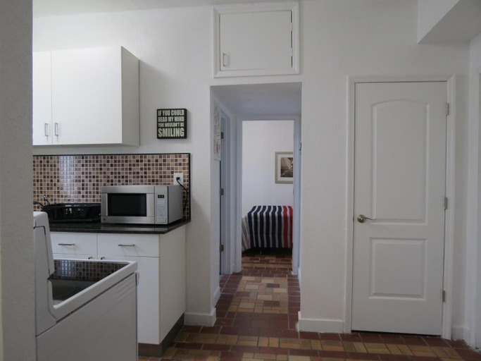 Kitchen 5, Harding Boutique Apartments, Miami-Dade