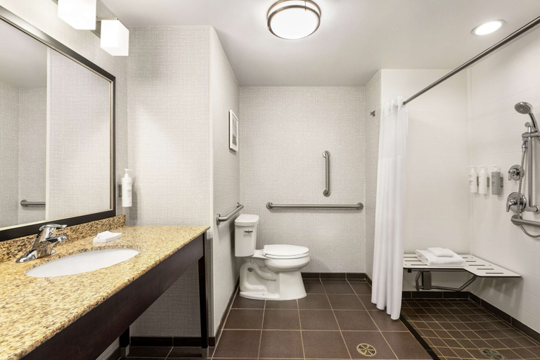 Bathroom 4, Hampton Inn & Suites York South, York