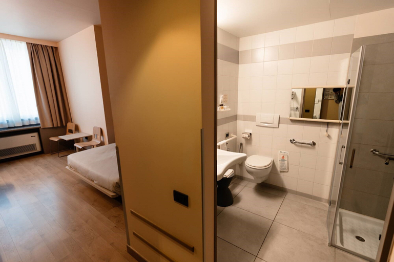 Bathroom 4
