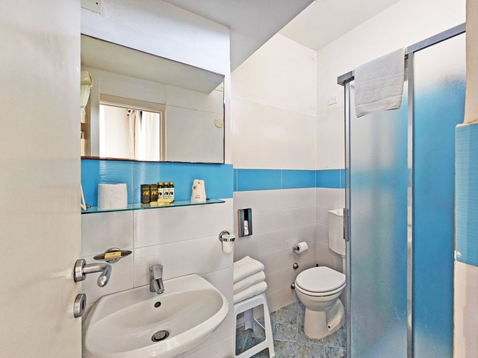 Bathroom 4, Hotel L'Approdo, Livorno