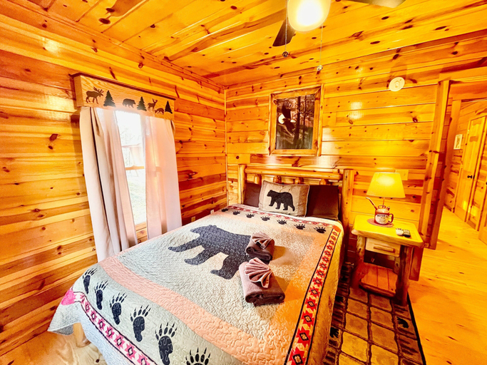 Bedroom 2, Little Sugar Camp, Sevier