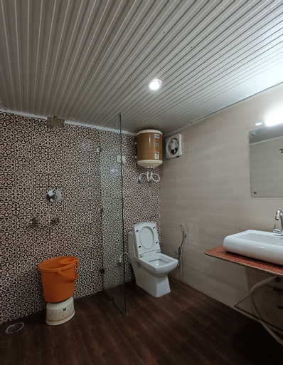 Bedroom 2, The Himalayan Odyssey and Cottages, Kangra