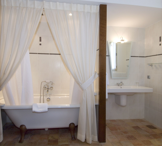 Bathroom 3, Hôtel de France, Lozère