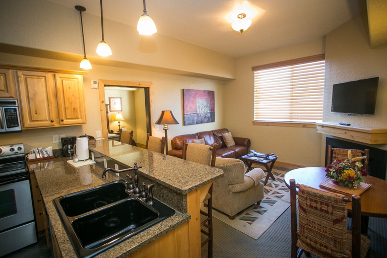 Private kitchen 5, Amazing Mountain Views and Full Kitchen by RedAwning - Save 20% on 7+ Nights!, Summit