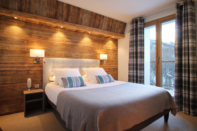 Bedroom 5, Hôtel du Crêt Rond - Logis, Savoie