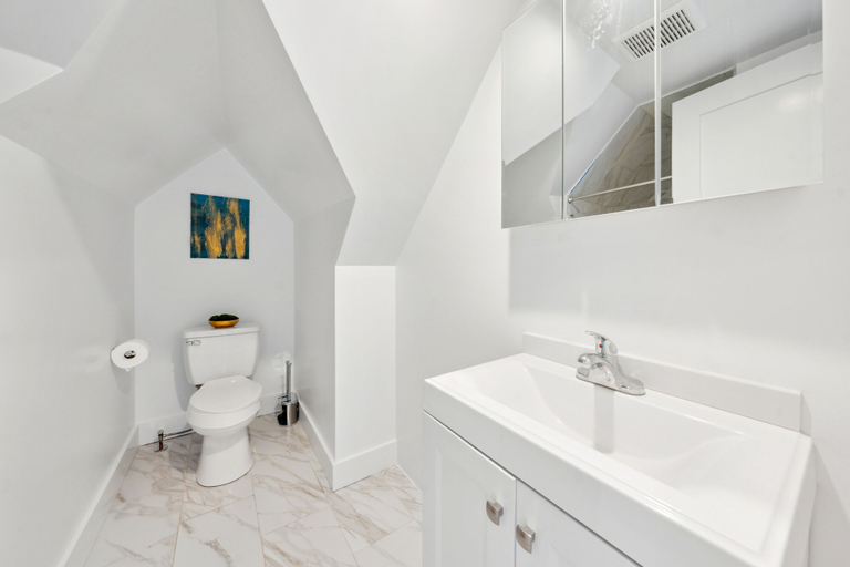 Bathroom, NY Luxury Apt Free Parking in PRIME Area, Westchester