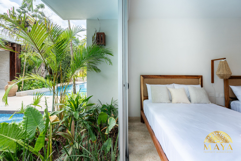 Outdoor pool 5, NHOA 107C Lux 1BR Condo Pool access in Aldea Zama, Cozumel