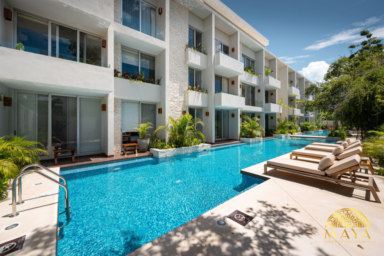 Outdoor pool 2, NHOA 107C Lux 1BR Condo Pool access in Aldea Zama, Cozumel