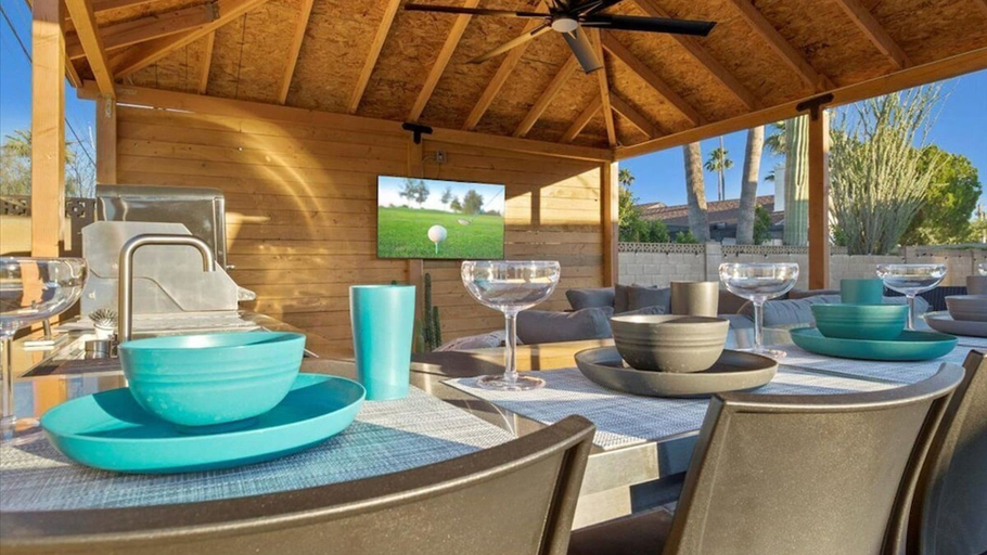 Outdoor dining 2, Just Listed! Old Town Paradise W/htd Pool & Spa!, Maricopa