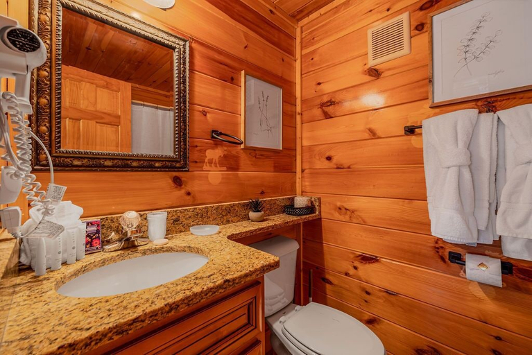 Bathroom 3, Playhouse Cinema - Four Bedroom Cabin, Sevier