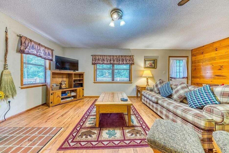 Others 4, Lazy Creek Retreat, Sevier