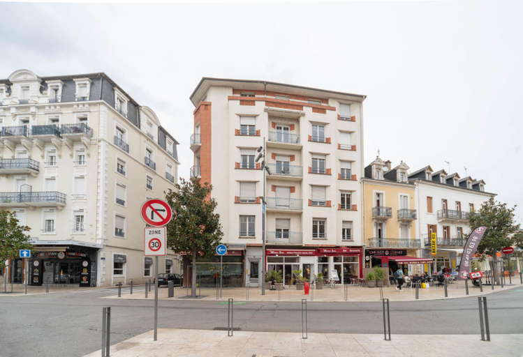 Others 4, Residence Le Paris - 57b Rue de Paris - Vichy, Allier
