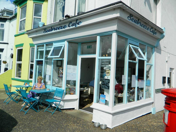 Restaurant, Pavilion Cottage next to Gorleston beach with sea views - pet friendly, Norfolk