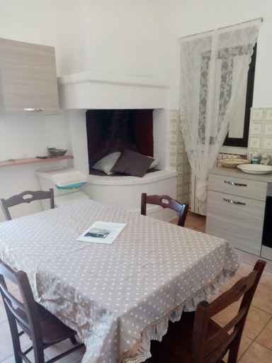 Others 5, Masseria Chianca - Le rose, Taranto