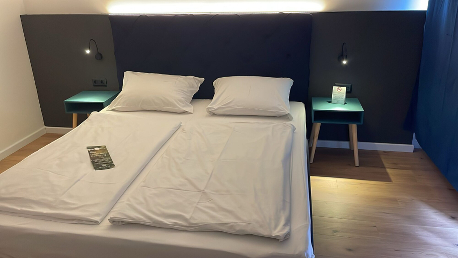 Bedroom 3, Haven - Hotel am Stadion, Leverkusen