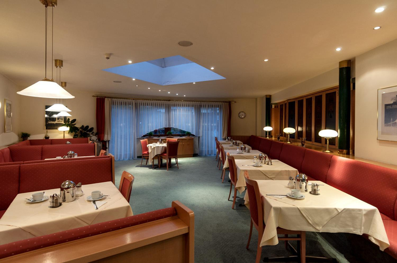 Food & Drinks 3, Club Hotel Cortina, Wien