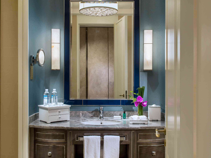 Bathroom 17