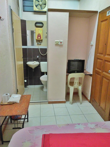Bedroom 4, New Budget Inn Hotel, Kemaman