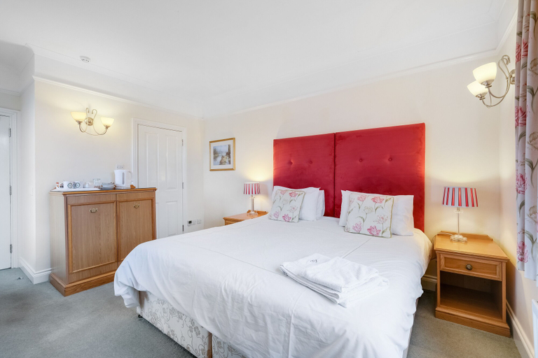 Bedroom 3, Charles House - Windsor, Slough