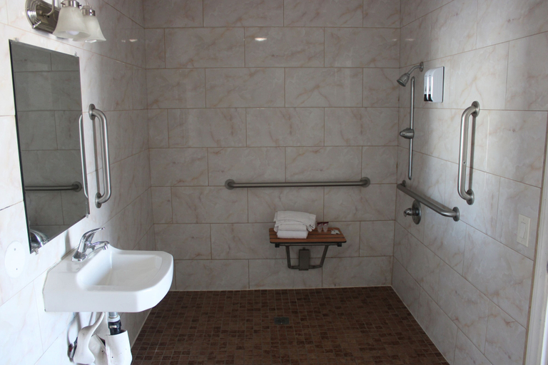 Bathroom 5, City Center Motel, Riverside
