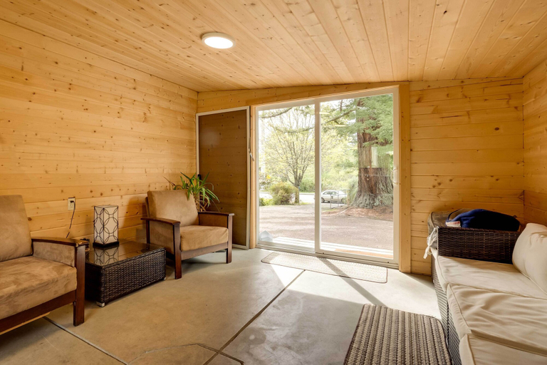 Others 1, Brookings Home w/ Deck, 1/2 Mi to Harris Beach!, Curry