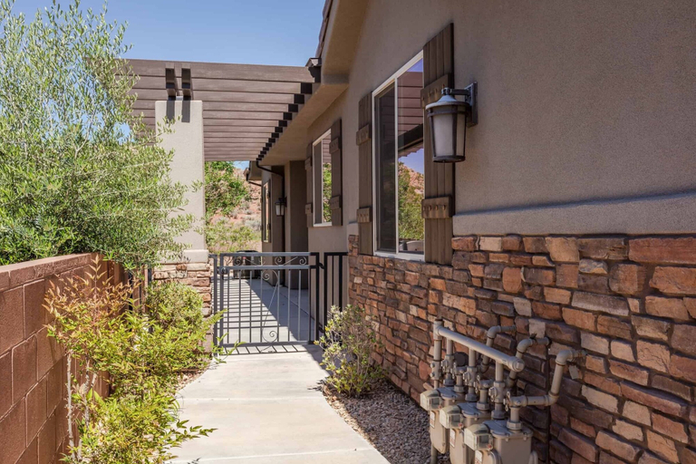 Exterior & Views 2, Coral Vista Villa by RedAwning, Washington