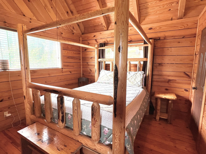 Bedroom 2, Budro's Bungalow, Blount