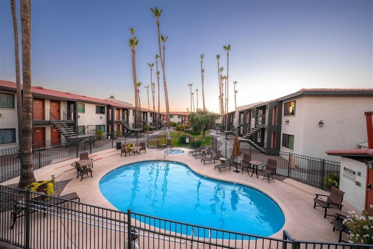 Pool 5, 224 Fully Furnished with WiFi by RedAwning, Maricopa
