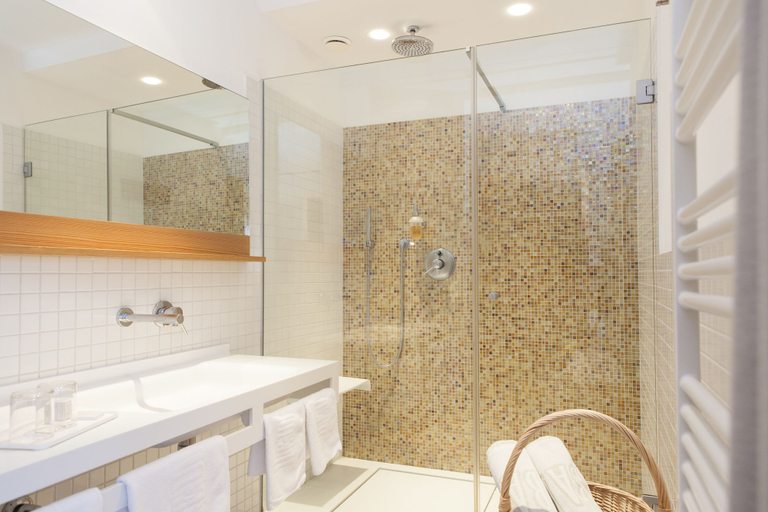 Bathroom 3, Hotel Heubad, Bolzano