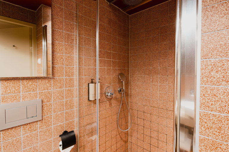 Bathroom 5, Hotel van de Vijsel, Amsterdam