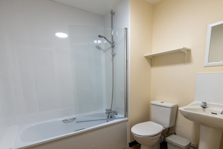 Bathroom 2, Wick Bay Apartments, Highland