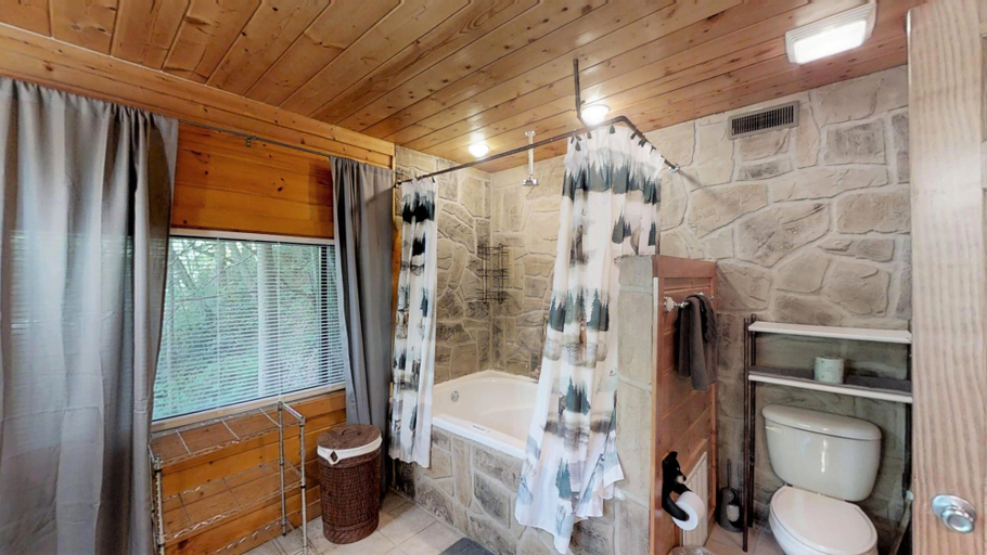 Bathroom 3, Creeksong Hollow, Sevier