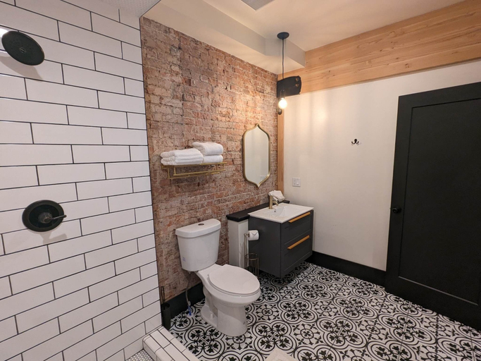 Bathroom 4, Linden Lofts, Shoshone