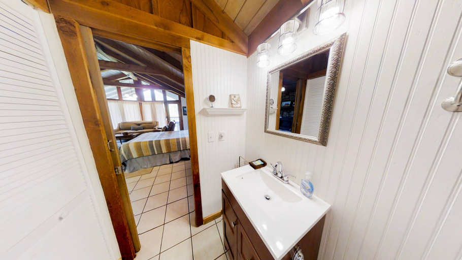 Bathroom 3, Riverview, Blount