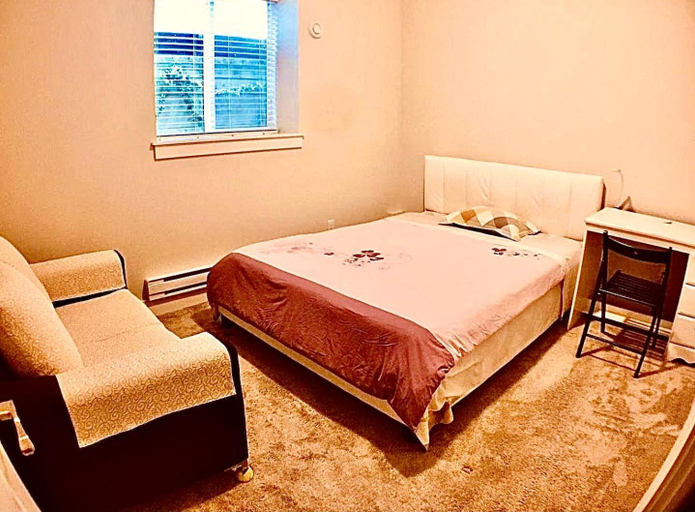 Others 5, Deluxe House, Greater Vancouver