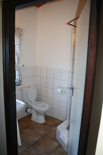 Bathroom 2, B my Guest, Eden