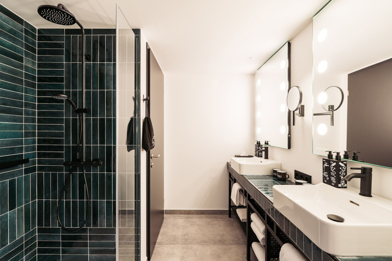 Bathroom 5, Hotel Schani UNO City, Wien