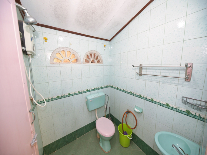 Bathroom 3, Hotel O Teratak Samuderakita, Chalet & Guesthouse, Kuala Terengganu