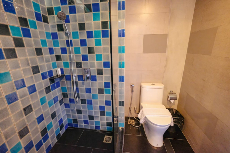 Bathroom 5, Mad Monkey Phuket, Phuket Island