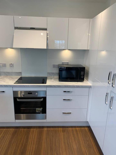 Others 3, Stunning 2-bed Apartment in Grays, Thurrock