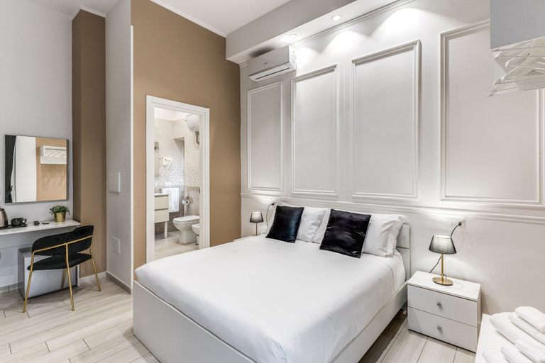 Bedroom 3, RAGGIO DI SOLE - ATAROOMS Collection, Napoli